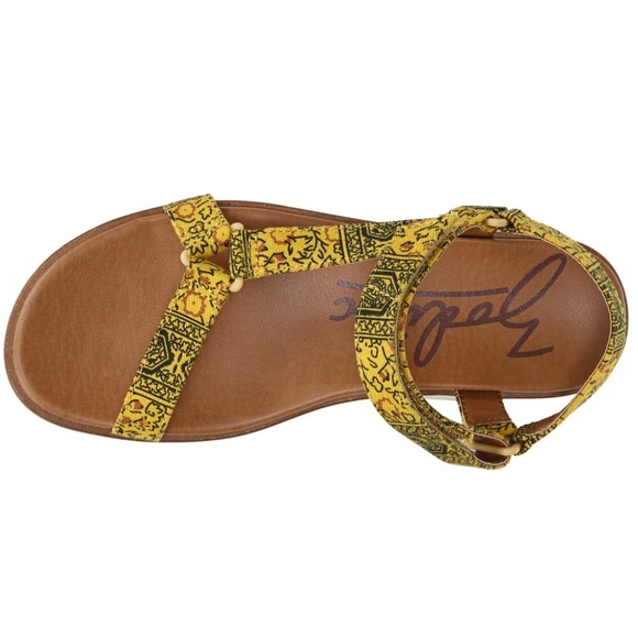 Zodiac Bria Wedge Sandal - Picture 4 of 13